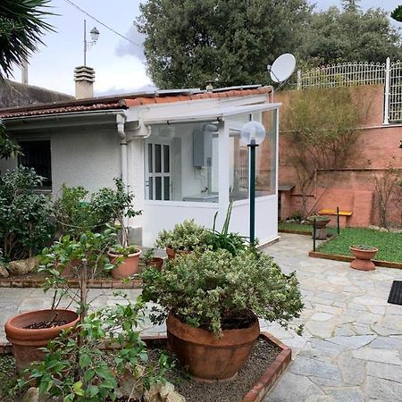 Resort Dependance Di Villa Rosa Maria Savona Eksteriør bilde