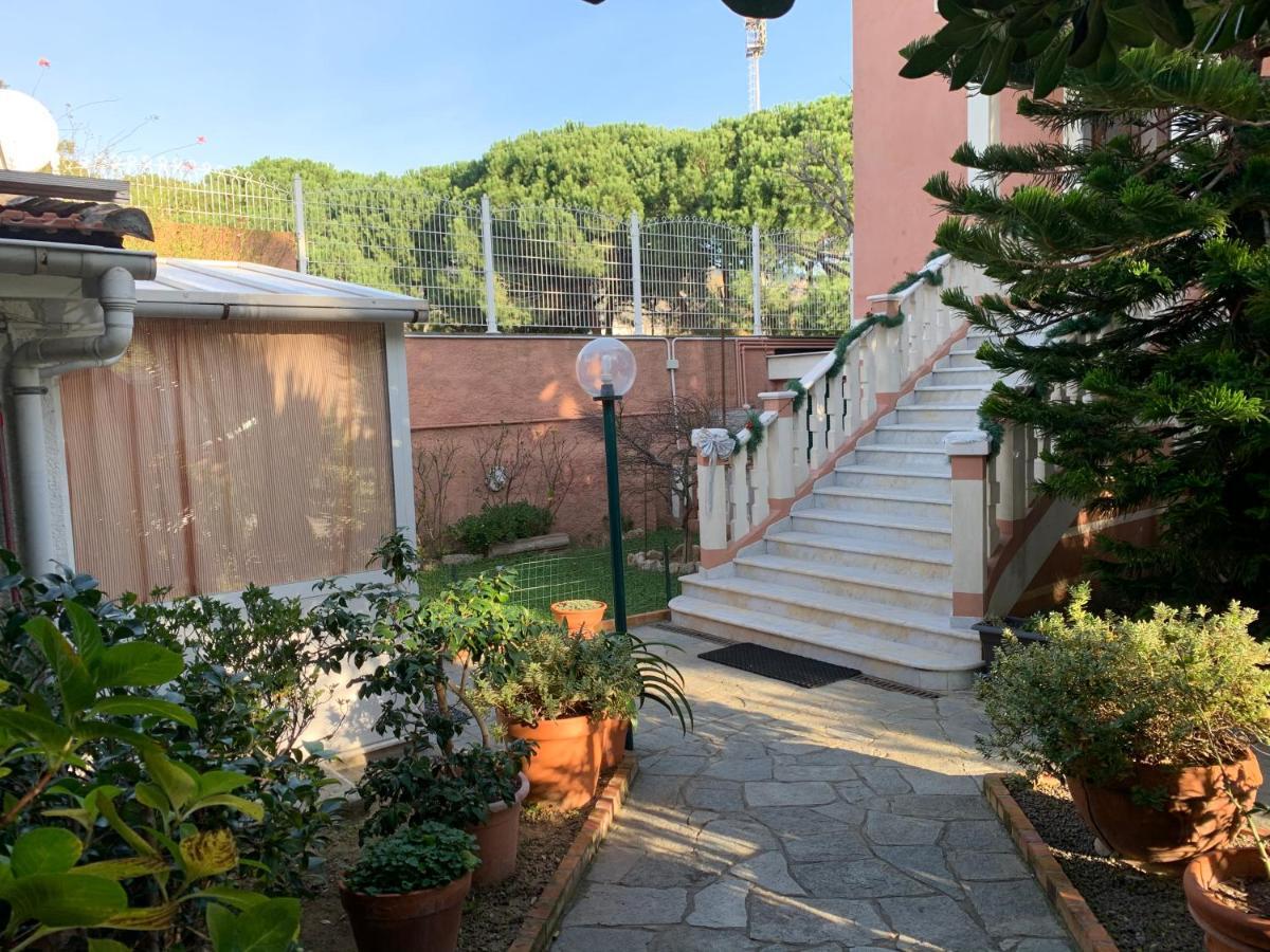 Resort Dependance Di Villa Rosa Maria Savona Eksteriør bilde